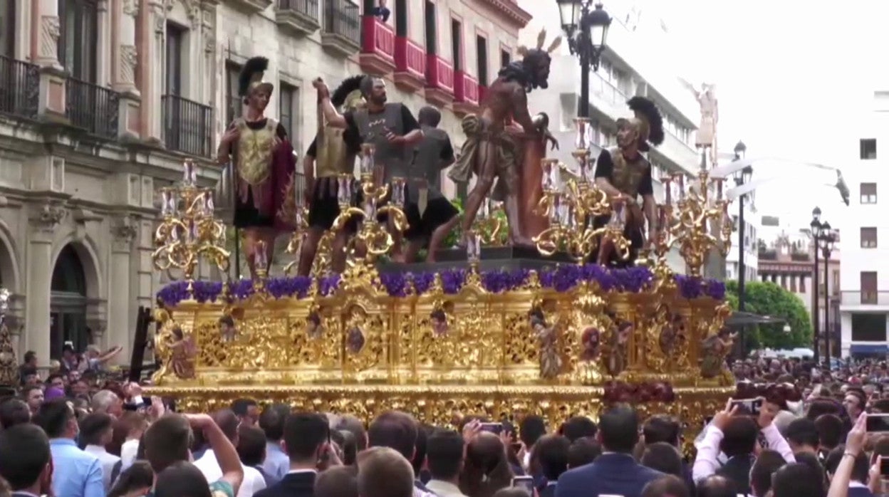 Semana Santa De Sevilla 2022 El Monumental Paso De Las Cigarreras Por