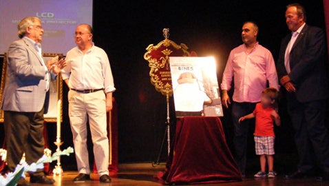La Hermandad Sacramental de Gines reconoce la labor de sus Hermanos Costaleros