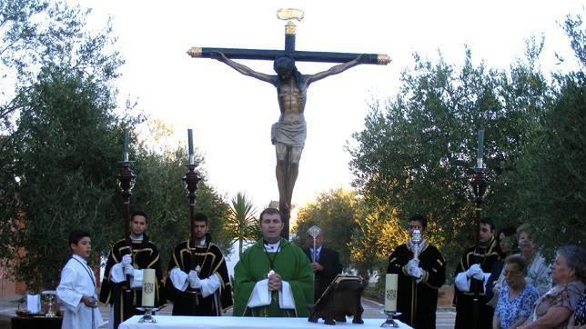 El Cristo de la Vera Cruz realizó una salida extraordinaria por el aniversario de los Hermanos Costaleros