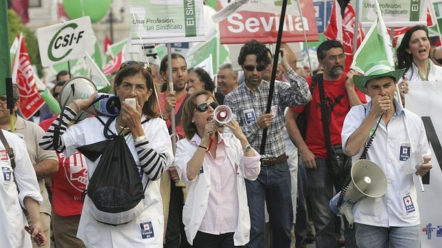 Manifestación de trabajadores de Sanidad en Sevilla