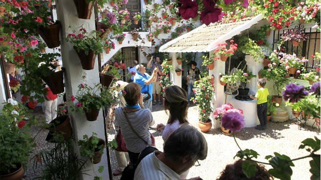 La ocupación de los Patios llega ya al 75 por ciento para el fin de semana en varias zonas
