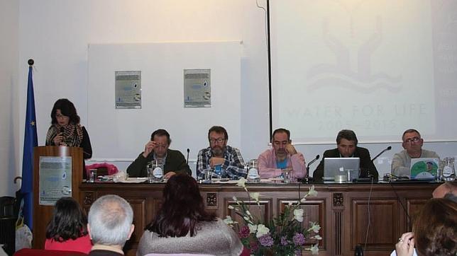 Acto celebrado en defensa de la municipalización del agua
