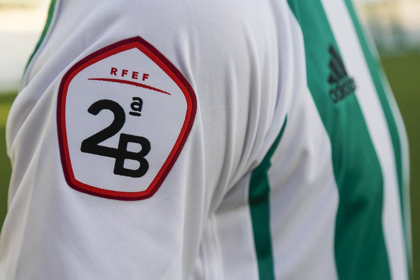 Así es la nueva equipación del Córdoba CF, en imágenes