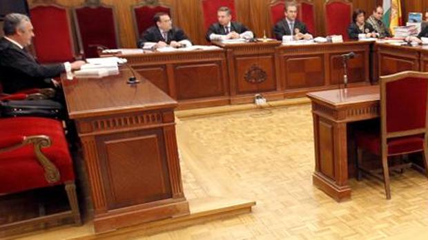 La Audiencia Provincial juzga a un acusado de violar a su vecina menor