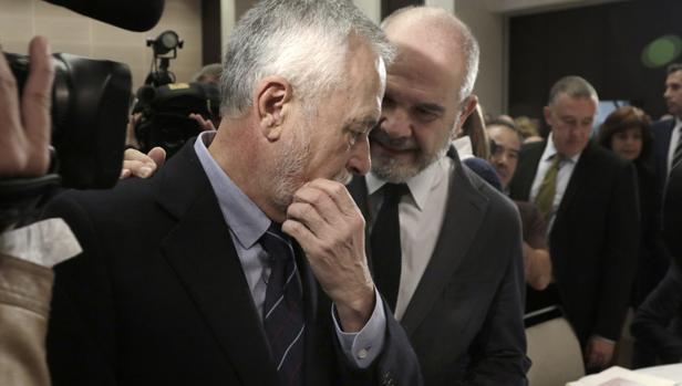 Griñán y Chaves, en su última reaparición juntos en noviembre de 2016