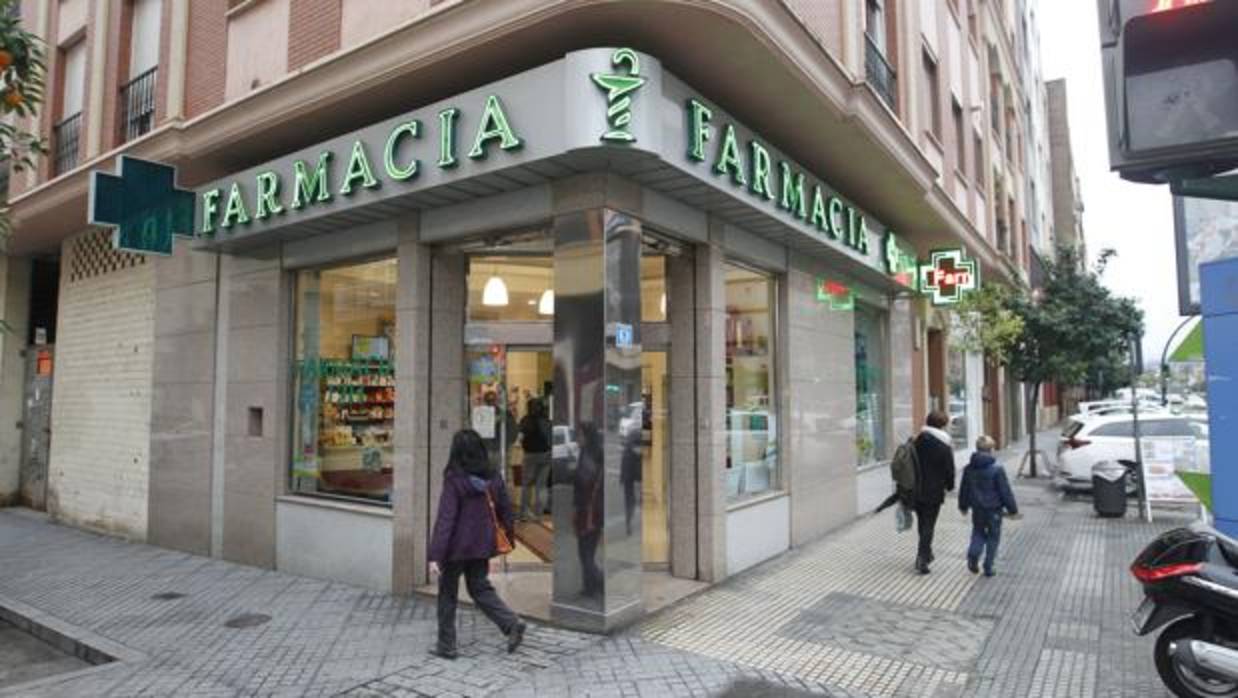 Casi cuarenta farmacias abren en turnos de trece horas o más en Córdoba