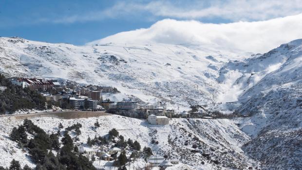 El Parque Nacional de Sierra Nevada encierra una de las ofertas más amplias para realizar actividades ecoturistas en Andalucía