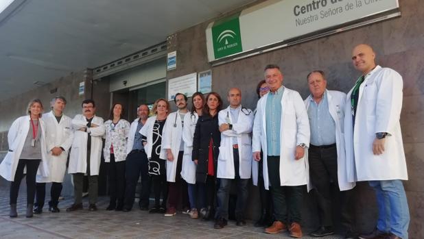 Médicos concentrados en protesta por sus condiciones de trabajo