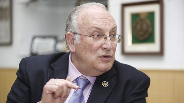 Manuel Quirós cuando ejercía como hermano mayor de la cofradía de la Paz y Esperanza de Córdoba