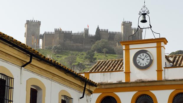 Ayuntamiento y Castillo de Almodóvar del Río