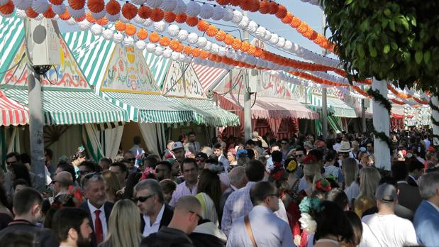 Visitantes en la Feria de Abril