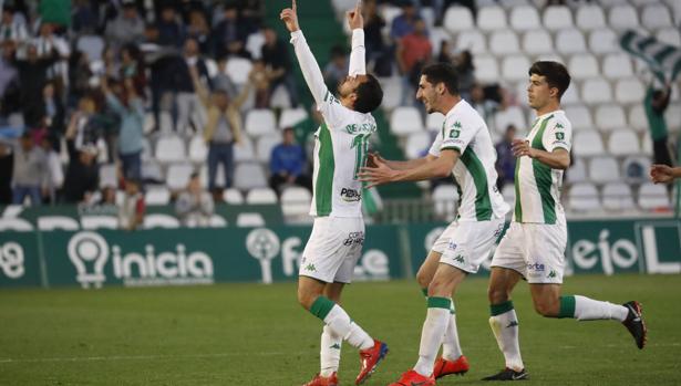 De las Cuevas celebra el gol ante el Málaga