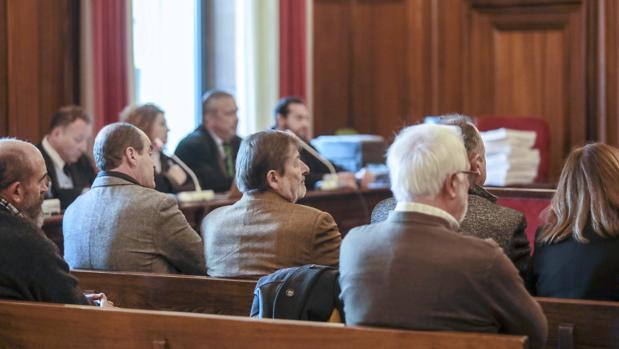 Ex altos cargos sentados en el banquillo en el reciente juicio de Umax