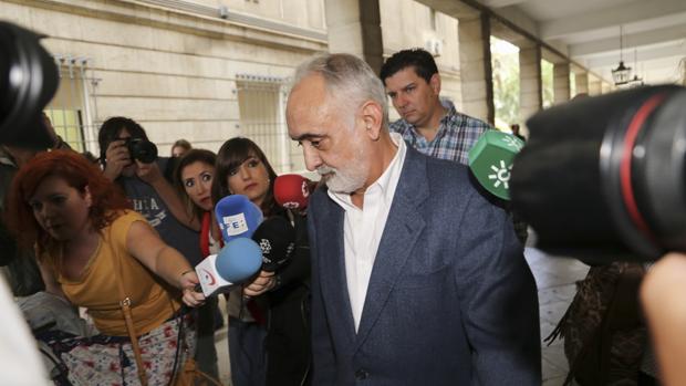 Fernando Villén, ex director de la Faffe, sale de los Juzgados tras declarar
