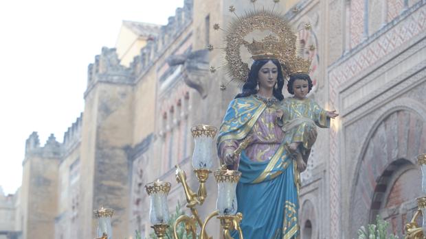 María Auxiliadora durante su procesión extraordinaria el 22 de septiembre del 2018 Álvaro Carmona