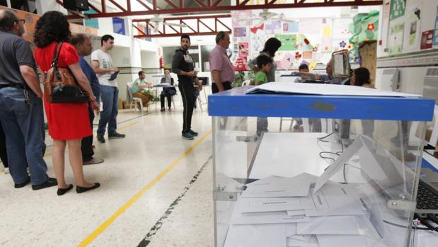 Ambiente en un colegio electoral durante las anteriores municipales