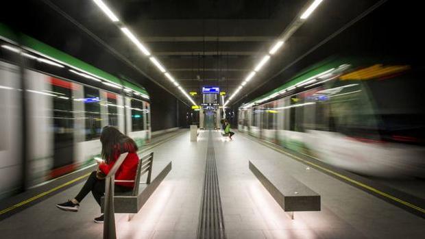 El metro de Granada espera una gran demanda durante los días de la feria de Granada.