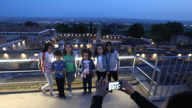 Visita nocturna a Medina Azahara