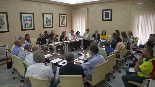 Las diferentes administraciones reunidas en el Ayto. de Almonte con motivo de la Venida