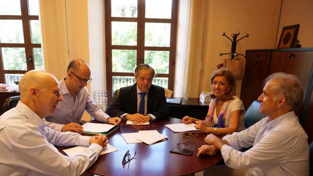 Reunión entre representantes de la Gerencia de Urbanismo y la Junta de Andalucía