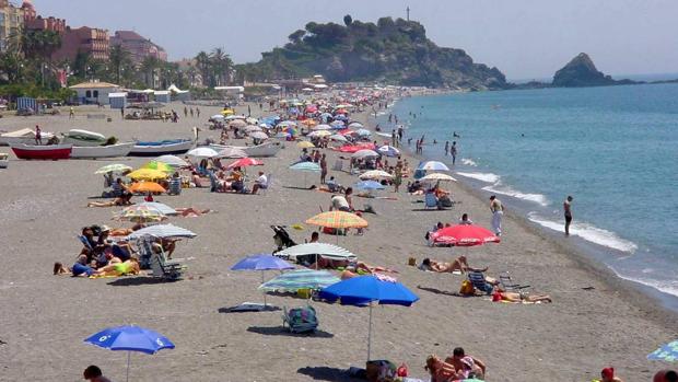 Las Mejores Playas De Granada Para Disfrutar Este Verano