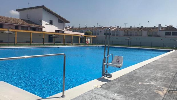Imagen de la piscina municipal de Castellar de la Frontera