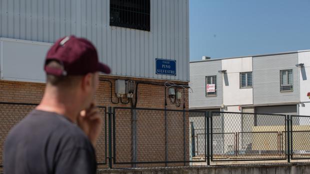 Calle donde se halla la empresa fabricante de la carne mechada en el polígono El Pino de Sevilla