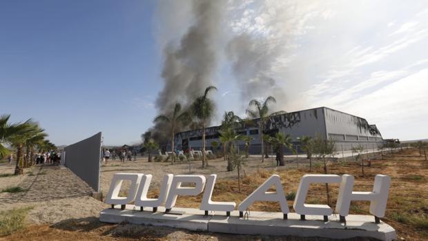 Imagen del incendio en la nave de Villa del Río