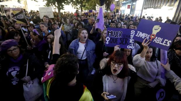 Adolescentes en la manifestación del 8 de marzo en Córdoba