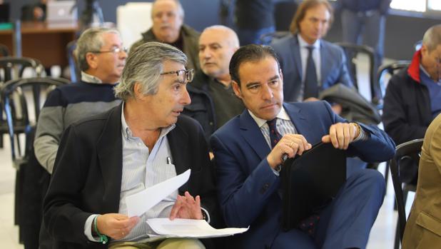 Miembros de Minoritarios en la última Junta General del Córdoba CF