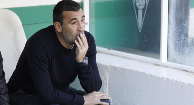 Agné, en el banquillo de El Arcángel
