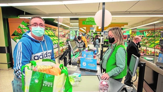 Córdoba, líder andaluz en el aumento de la superficie de venta de  supermercados