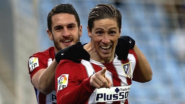 Torres, felicitado por Koke tras marcar