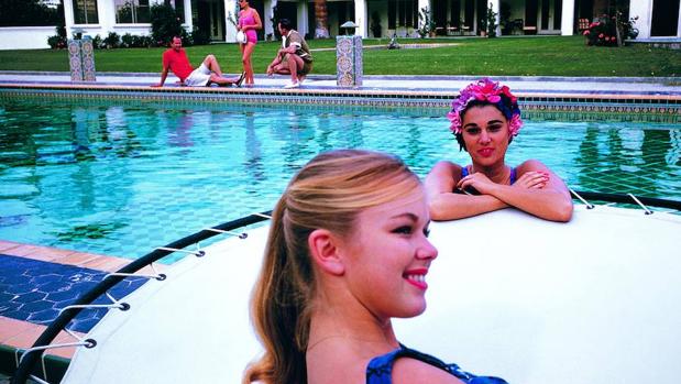 «Piscina» es una de las fotos que Doisneau realizó en Palm Springs en 1960