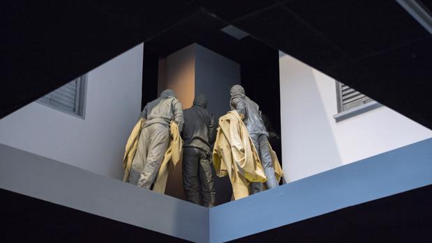 Parte de la instalación «Double Bind», de Juan Muñoz, en la Fundación Sorigué de Lérida
