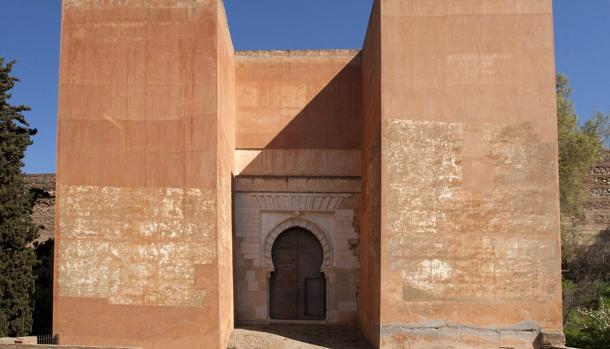 La Puerta de los Siete Suelos, en el conjunto munumental de la Alhambra