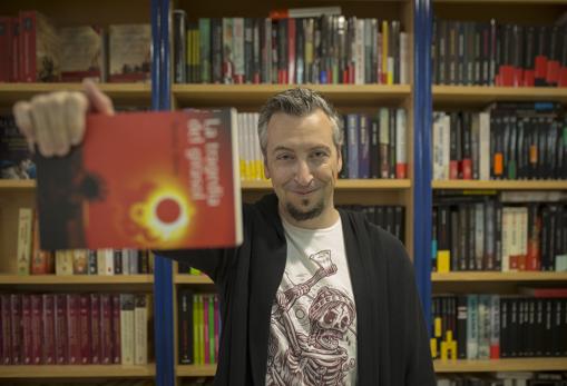 Benito Olmo, en la librería Botica de Lectores de República Argentina