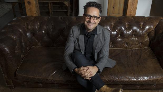 El músico uruguayo Jorge Drexler, fotografiado en su casa madrileña del barrio de Chueca