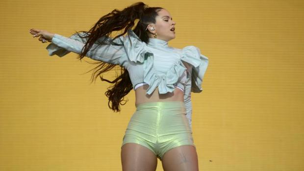 Rosalía, durante su actuación en el festival de música Mad Cool en junio de 2019