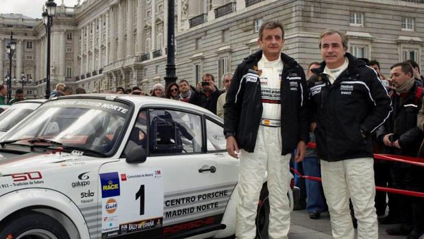 Luis Moya y Carlos Sainz, en una foto de archivo de 2013