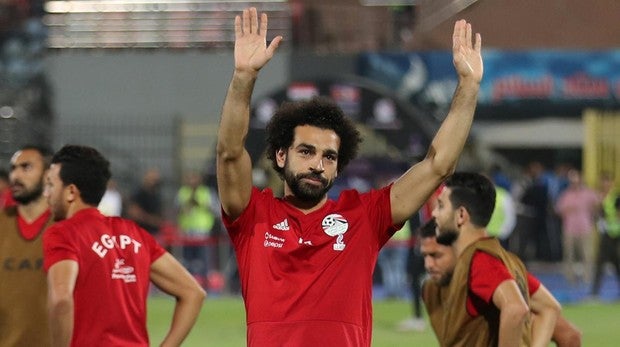 Mohamed Salah, durante el calentamiento previo al duelo contra Suazilandia