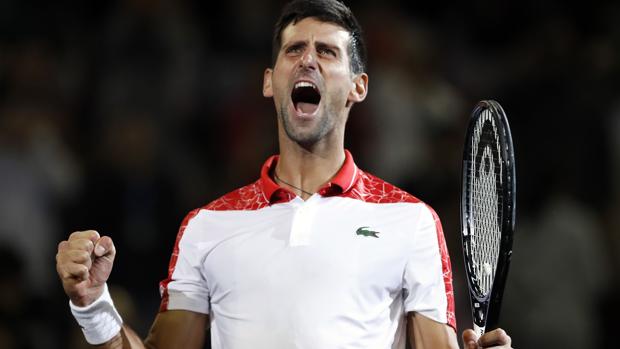 Djokovic celebra su triunfo en Shangái