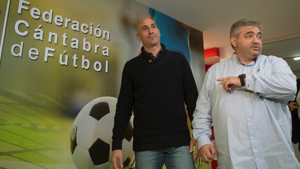 Rubiales, presidente de la RFEF, y José Ángel Peláez, presidente de la Comisión de Segunda B