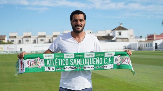 Dani Güiza, en el estadio El Palmar, la casa del Atlético Sanluqueño