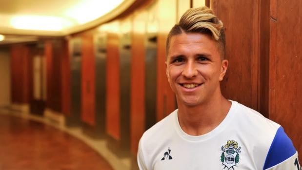 Gianluca Simeone, con la camiseta del Gimnasia y Esgrima, nuevo jugador de la UD Ibiza