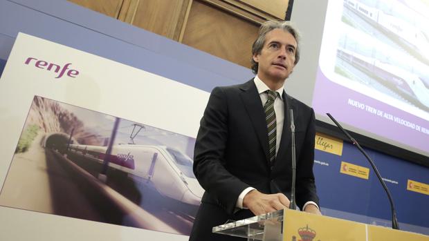 Íñigo de la Serna, ministro de Fomento, presenta el ganador del macroconcurso de Renfe