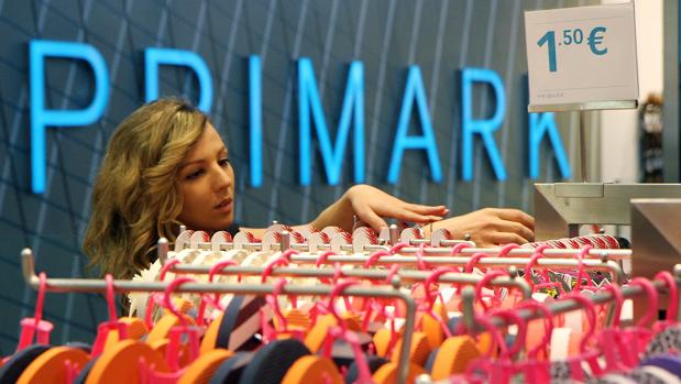 Las cadenas de moda generalistas, como Primark, han ganado relevancia frente a las especialistas