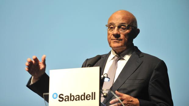 El presidente del Banco Sabadell, Josep Oliu, en una foto de archivo de 2016