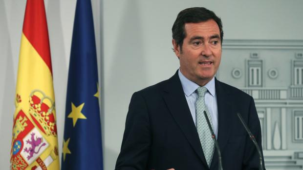 El presidente de la CEOE, Antonio Garamendi, durante su comparecencia en La Moncloa tras reunirse con Pedro Sánchez