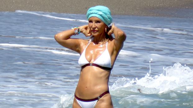 Carmen Lomana durante sus vacaciones en Marbella